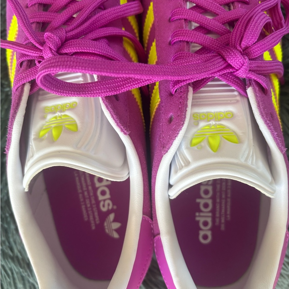 Adidas Gazelle in purple burst/solar yellow Sneakers - Picture 3 of 8